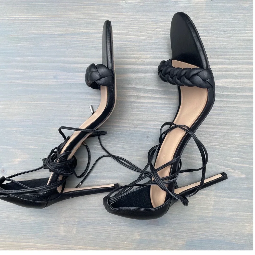 BANANA REPUBLIC Treccia Leather Heels Black Color Size 9 - Picture 6 of 11